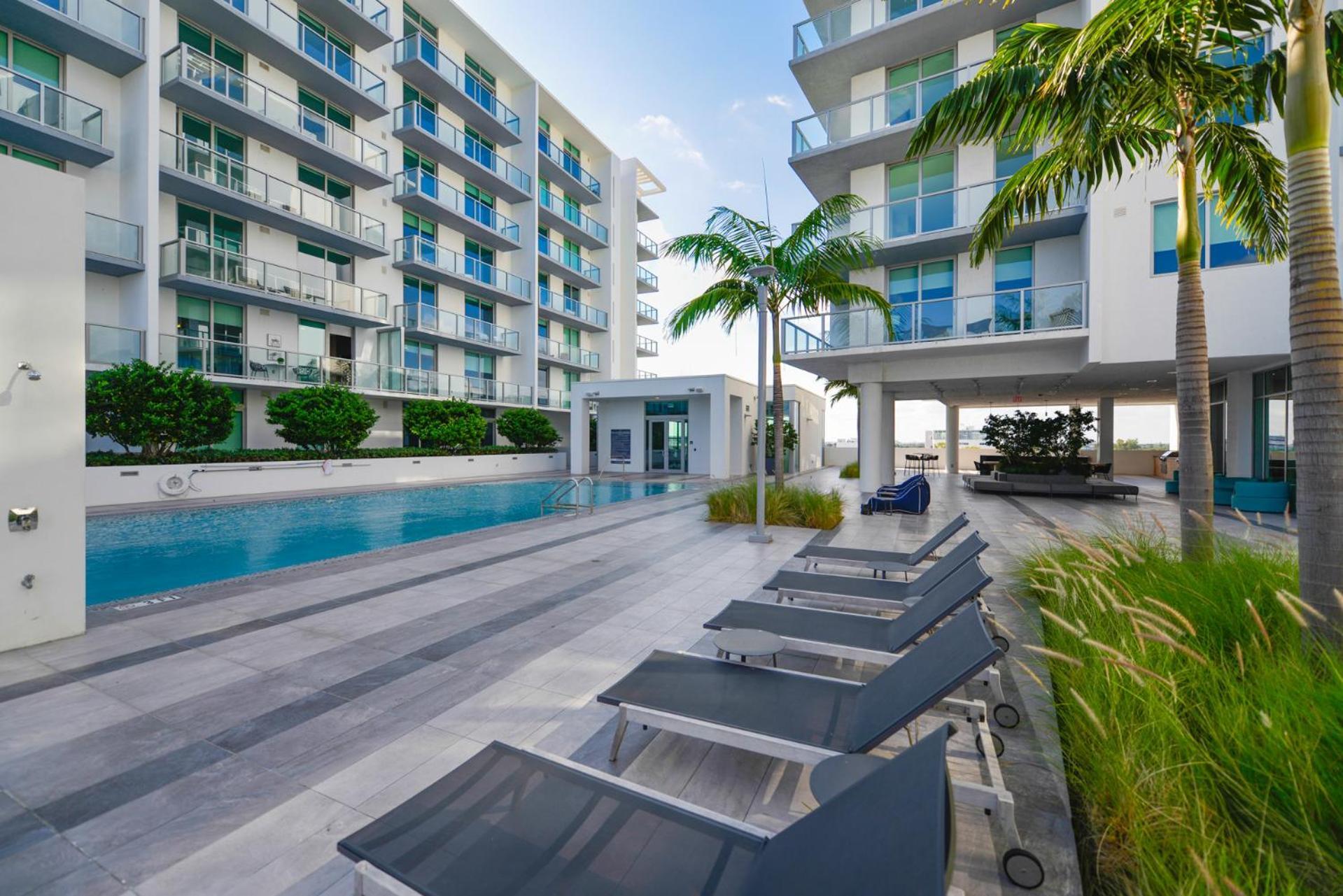Luxury 1/1 + Den Modern In Design District Appartamento Miami
